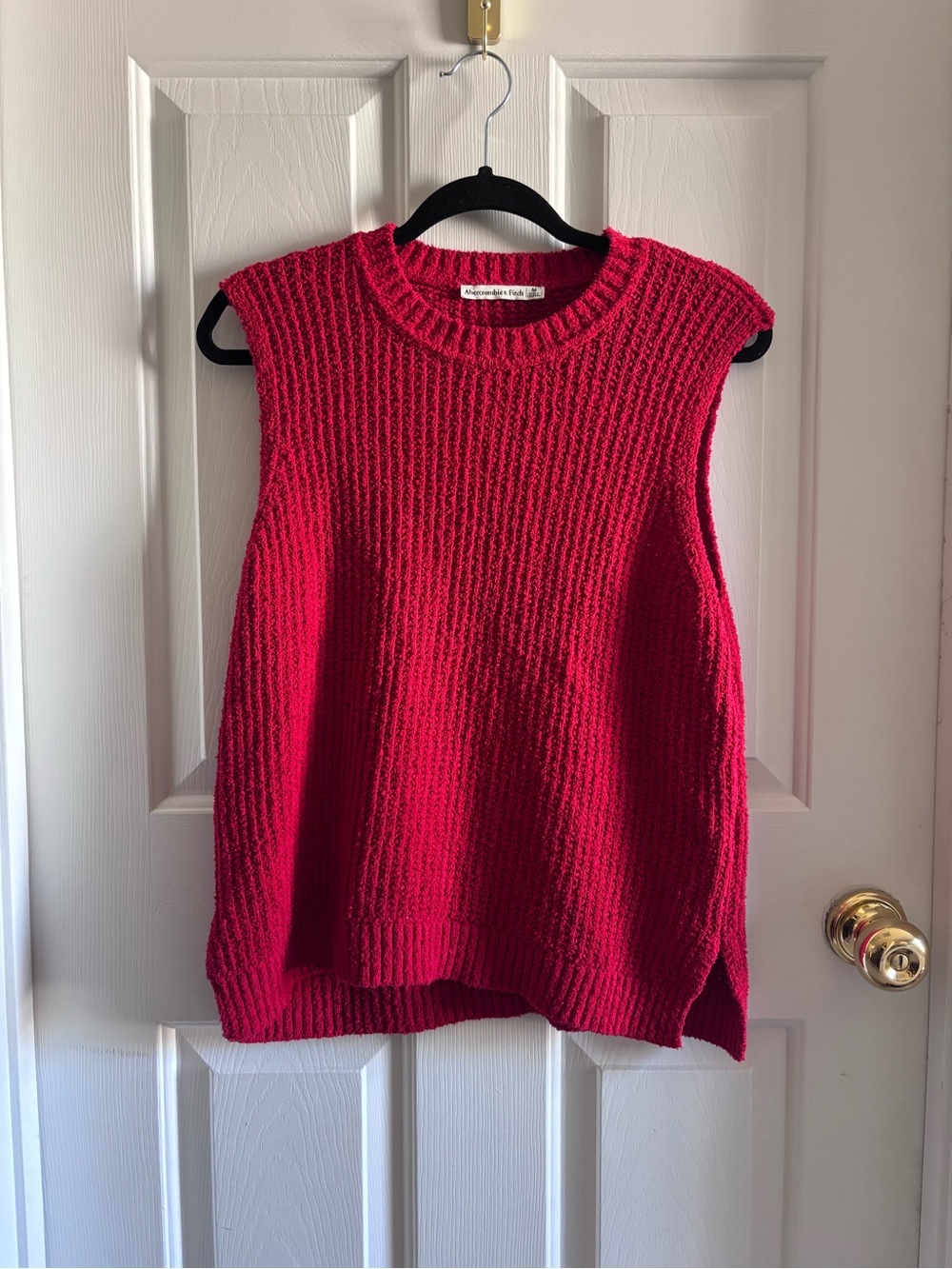 Abercrombie & Fitch Red Chunky Knit Sweater Vest Size M